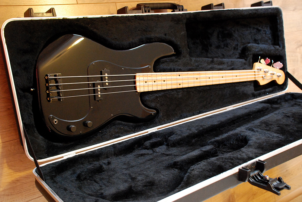 Roger Waters Fender Precision Bass Review