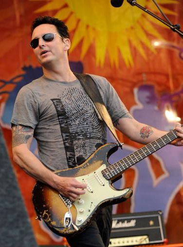 Mike_mccready_59_sunburst_stratocaster_fender