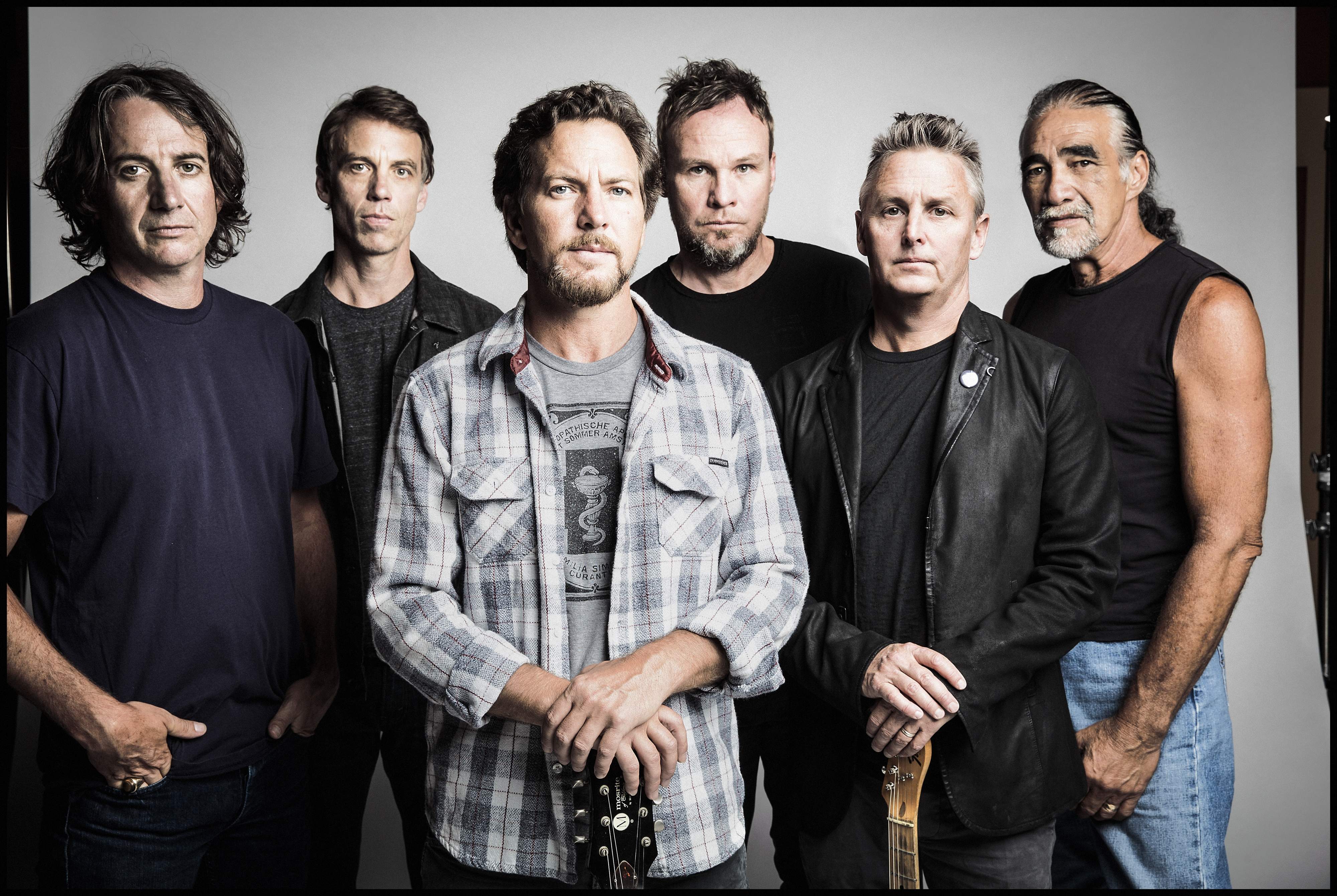 Pearl-jam-band-photo