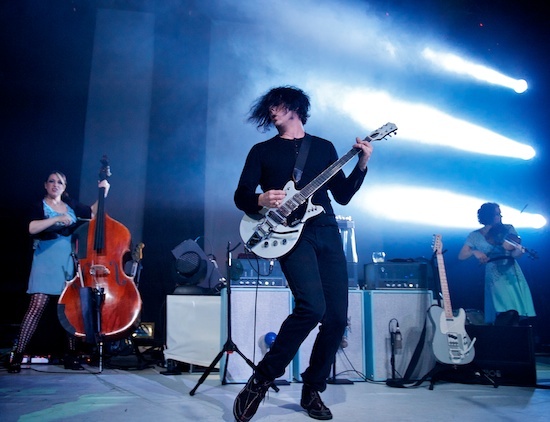 Jack-white-playing-live