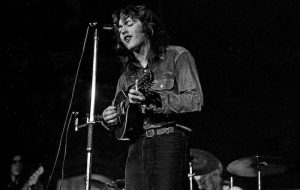 Rory_Gallagher_&_mandolin